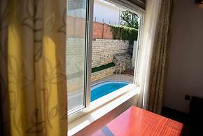 Room in Apartment - Nobilis Standard Suite Located in a Wonderful Loca