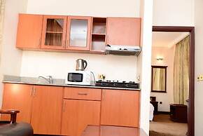 Room in Apartment - Enjoy the Amenities Offered by This Suite