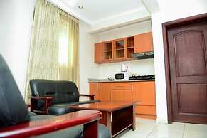 Room in Apartment - Enjoy the Amenities Offered by This Suite