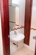 Room in Apartment - Have a Brilliant Experience Wail Staying in This S