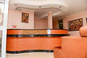 Room in Apartment - This Standard Suite Offers a Brilliant Experience