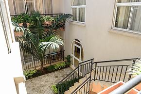 Room in Apartment - This Standard Suite Offers a Brilliant Experience