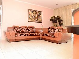 Room in Apartment - This Standard Suite Offers a Brilliant Experience