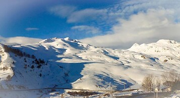 Baladrias a 100 mt del Bus, Tranquilo, Amplio y con Vistas dos Banos
