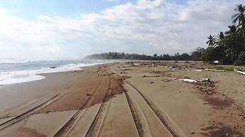 2 Comfortable New Villas Near Pacific, Private Pool With Waterfall!