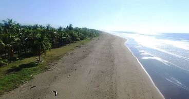 2 Comfortable New Villas Near Pacific, Private Pool With Waterfall!