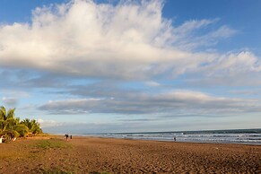 2 Comfortable New Villas Near Pacific, Private Pool With Waterfall!