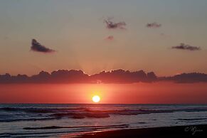 2 Comfortable New Villas Near Pacific, Private Pool With Waterfall!