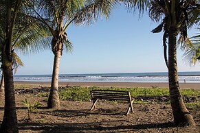 2 Comfortable New Villas Near Pacific, Private Pool With Waterfall!