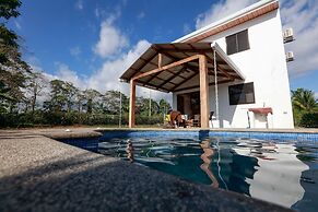 2 Comfortable New Villas Near Pacific, Private Pool With Waterfall!