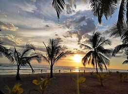 2 Comfortable New Villas Near Pacific, Private Pool With Waterfall!