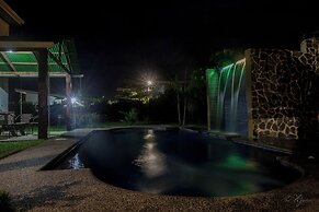 2 Comfortable New Villas Near Pacific, Private Pool With Waterfall!