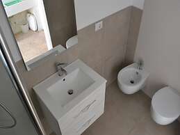 Charming Holiday Home Near The Beach With A Terrace Parking Available,