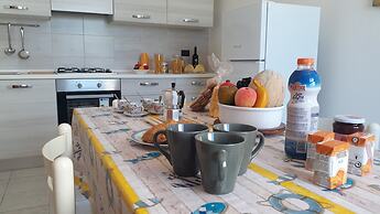 Charming Holiday Home Near The Beach With A Terrace Parking Available,