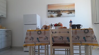 Charming Holiday Home Near The Beach With A Terrace Parking Available,