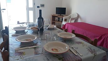 Charming Holiday Home Near The Beach With A Terrace Parking Available,