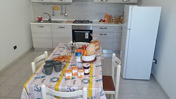 Charming Holiday Home Near The Beach With A Terrace Parking Available,