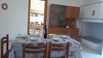 Charming Holiday Home Near The Beach With A Terrace Parking Available,