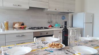 Charming Holiday Home Near The Beach With A Terrace Parking Available,