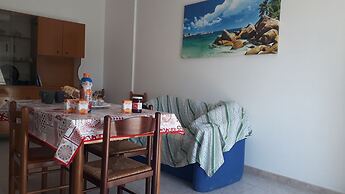 Charming Holiday Home Near The Beach With A Terrace Parking Available,