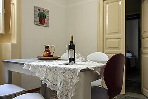 Palazzo Nicastro Guest House Red
