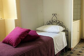 Palazzo Nicastro Guest House Red