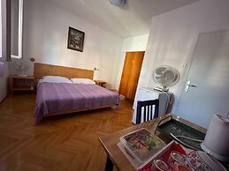 Room-s2 - Double Room in Jelsa on Hvar w