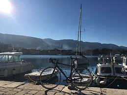 Room-s2 - Double Room in Jelsa on Hvar w