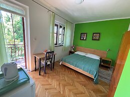 Room-s1 - Double Room With Ensuite Bathr