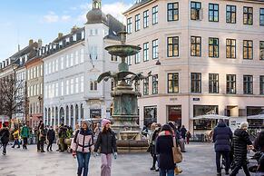 Sanders Leaves - Precious 2-bdr Apt With City View