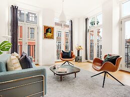 Sanders Leaves - Pleasant 4-bdr Apt With City View