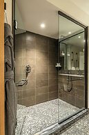 The Cloudveil, Autograph Collection