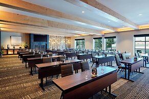 The Cloudveil, Autograph Collection