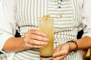 The Cloudveil, Autograph Collection