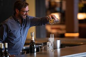 The Cloudveil, Autograph Collection