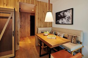 The Cloudveil, Autograph Collection