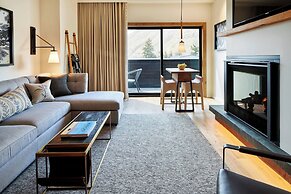 The Cloudveil, Autograph Collection