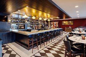 The Cloudveil, Autograph Collection