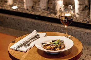 The Cloudveil, Autograph Collection