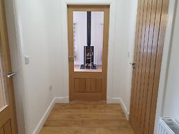 Inviting 2-bed Barn With hot tub Near Muirkirk