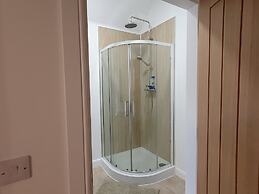 Inviting 2-bed Barn With hot tub Near Muirkirk