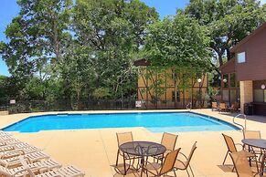 The Float Inn 3 Cw B209 3 Bedroom Condo by RedAwning