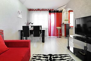 PaulMarie Apartments on Chkalova
