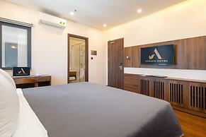 Avenis Hotel
