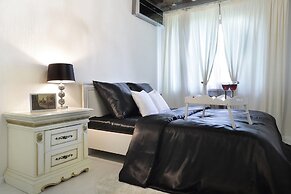 PaulMarie Apartments on Lazo