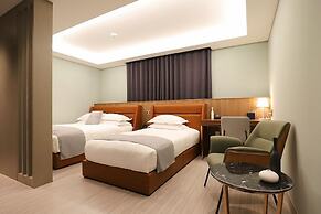 Dongdaegu Station Eastern Hotel