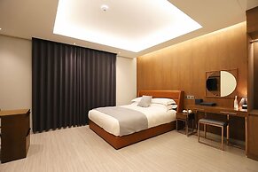 Dongdaegu Station Eastern Hotel