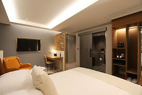 Dongdaegu Station Eastern Hotel