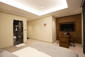 Dongdaegu Station Eastern Hotel