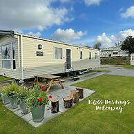 Comfortable 3-bed Caravan - Combe Haven